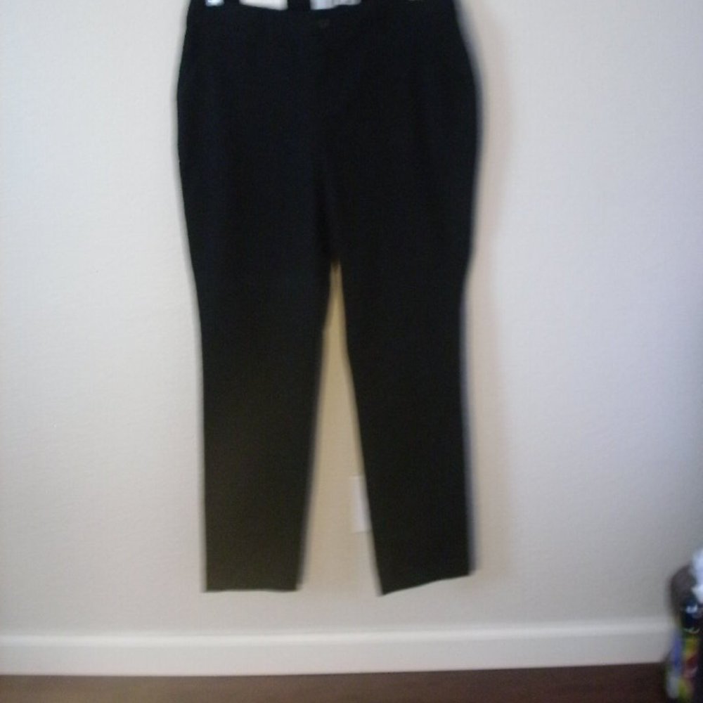 a new day Size 8 Mid Rise Slim Hip and Thigh Black Stretch 2 back pockets